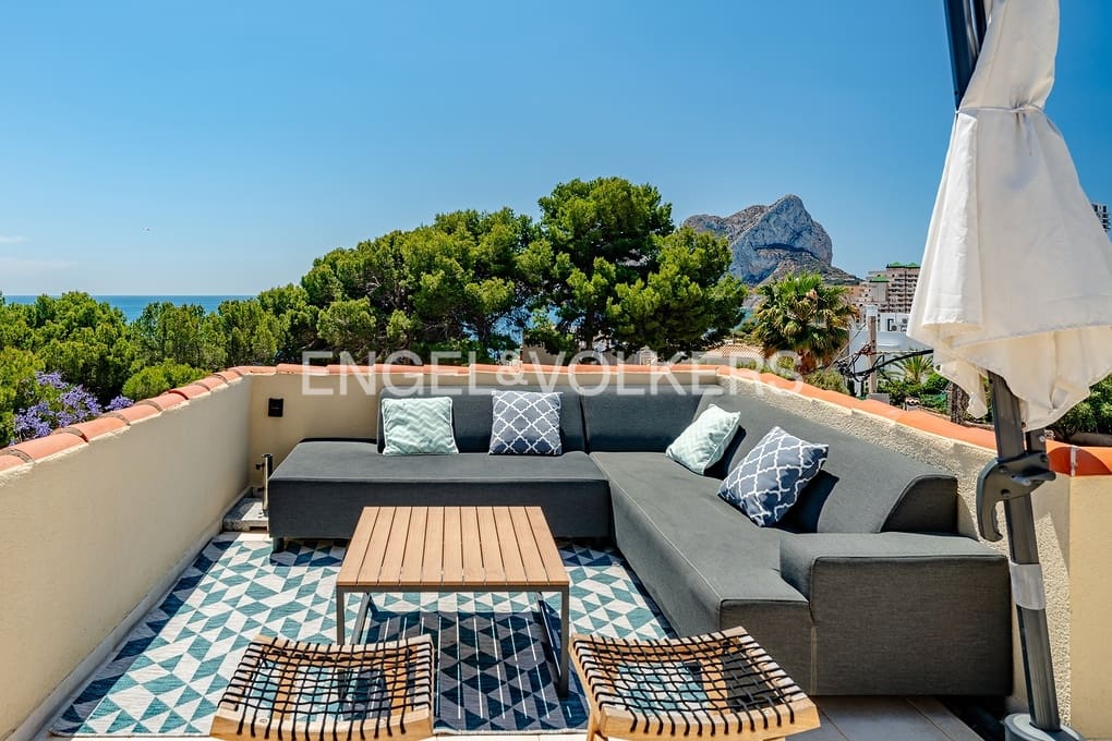 Chalet de 6 habitaciones en Calpe / Calp en venta con piscina garaje - 1.299.000 € (Ref: 9700034)