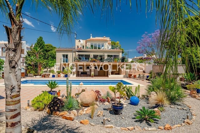 6 bedroom Villa for sale in Calpe / Calp with pool garage - € 1,299,000 (Ref: 9700034)