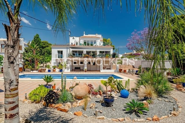 6 bedroom Villa for sale in Calpe / Calp with pool garage - € 1,299,000 (Ref: 9700034)