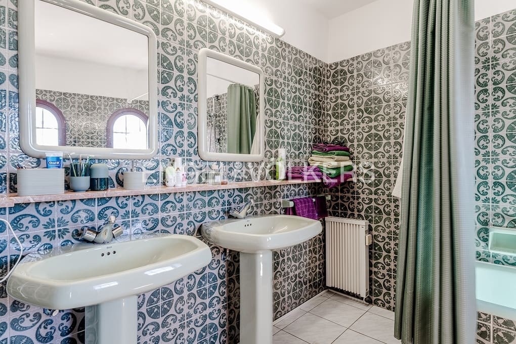 5 bedroom Villa for sale in Montemar with pool garage - € 1,199,000 (Ref: 9716698)