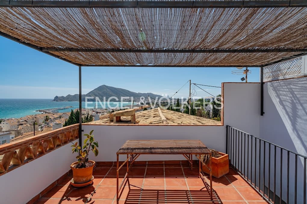 3 bedroom Townhouse for sale in Altea with pool garage - € 845,000 (Ref: 9731180)