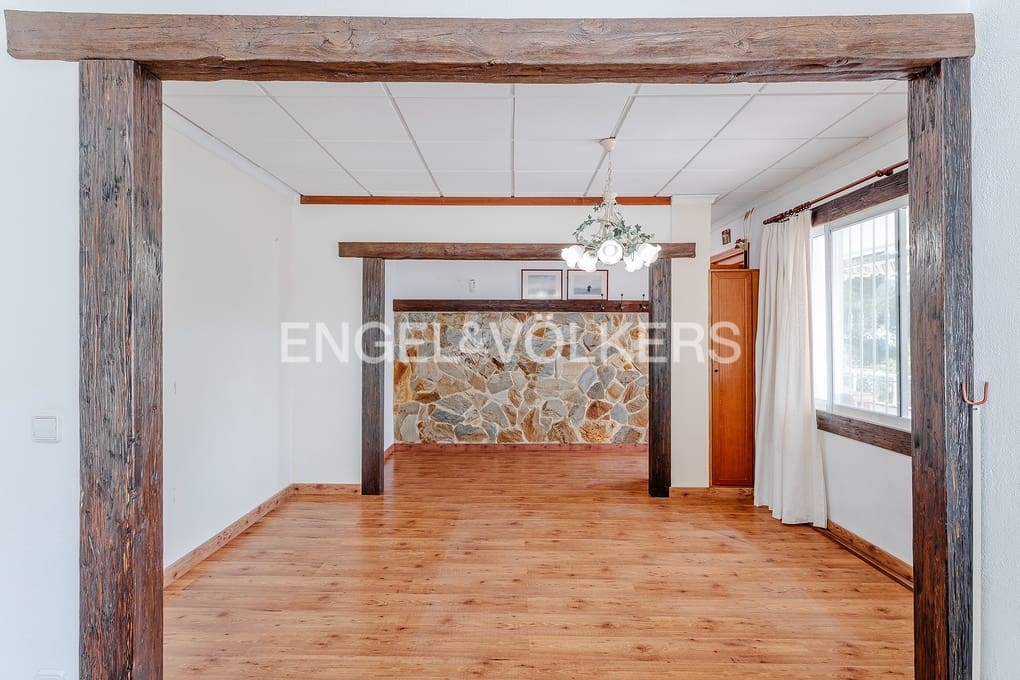 3 bedroom Villa for sale in Alhama Springs with pool garage - € 585,000 (Ref: 9734124)