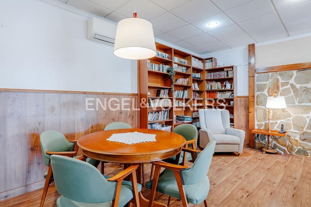 3 bedroom Villa for sale in Alhama Springs with pool garage - € 585,000 (Ref: 9734124)