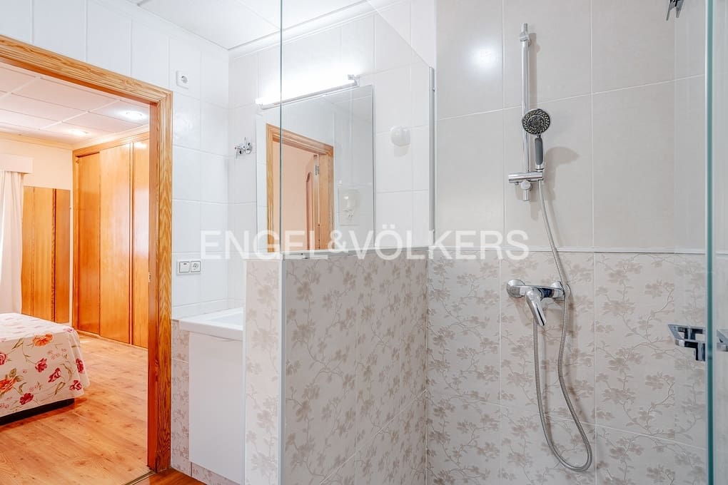 3 bedroom Villa for sale in Alhama Springs with pool garage - € 585,000 (Ref: 9734124)