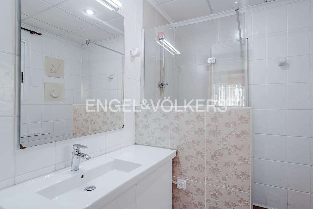 3 bedroom Villa for sale in Alhama Springs with pool garage - € 585,000 (Ref: 9734124)