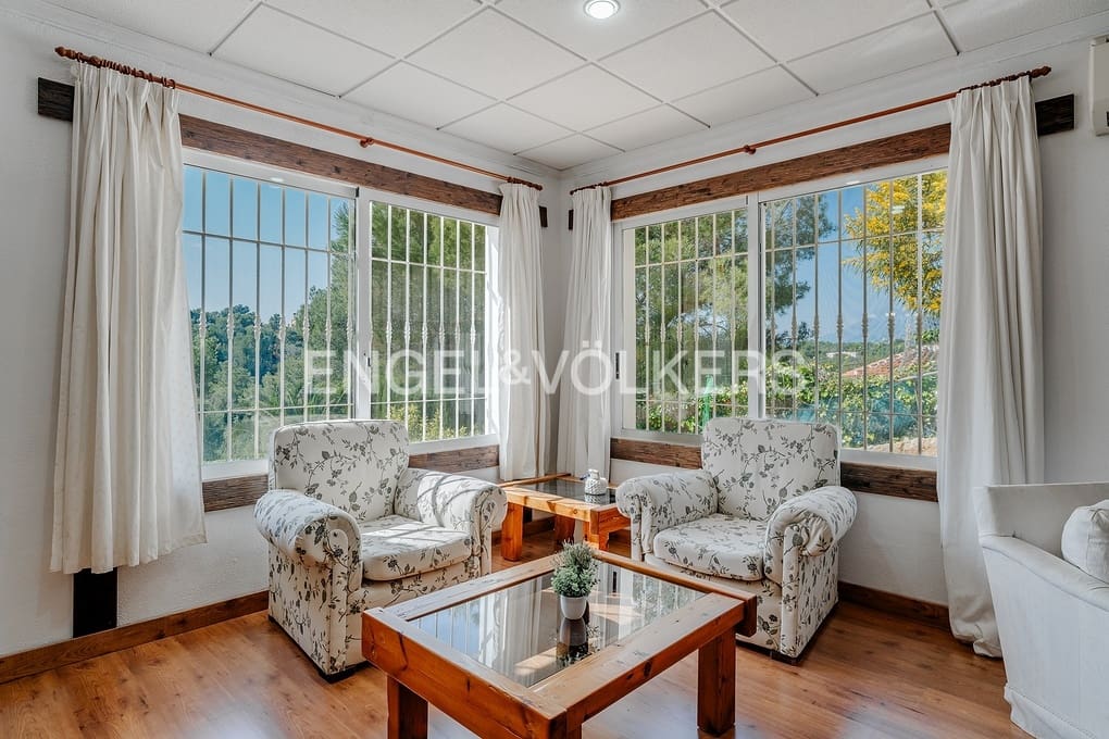 3 bedroom Villa for sale in Alhama Springs with pool garage - € 585,000 (Ref: 9734124)