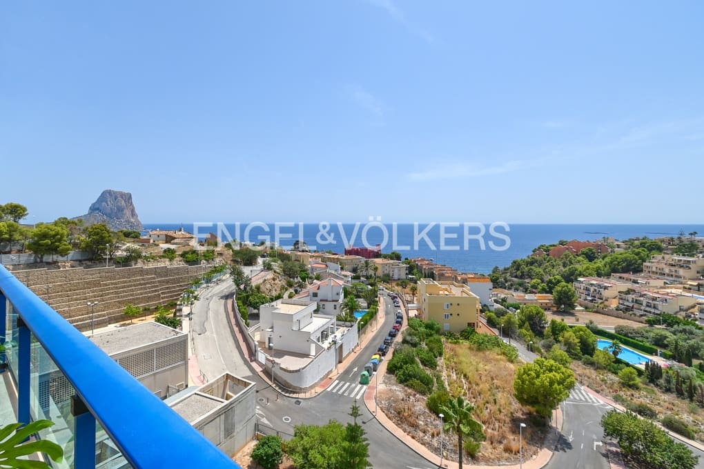 Ático de 4 habitaciones en Calpe / Calp en venta con piscina garaje - 950.000 € (Ref: 9737336)