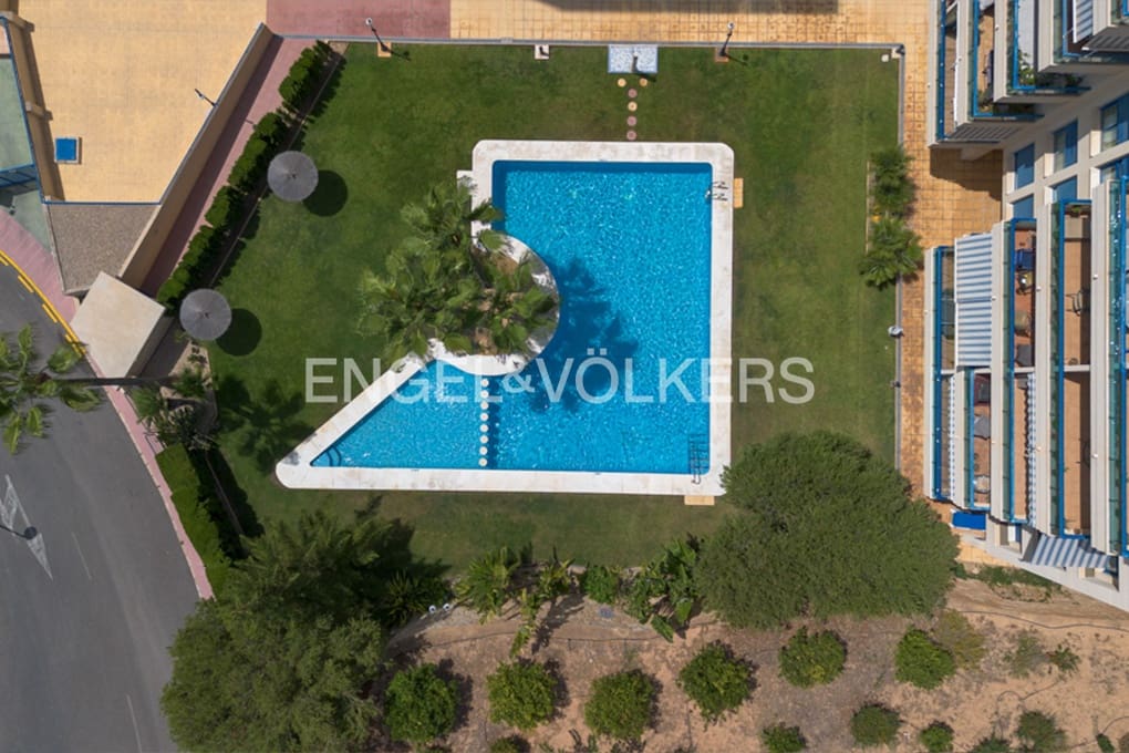 Ático de 4 habitaciones en Calpe / Calp en venta con piscina garaje - 950.000 € (Ref: 9737336)