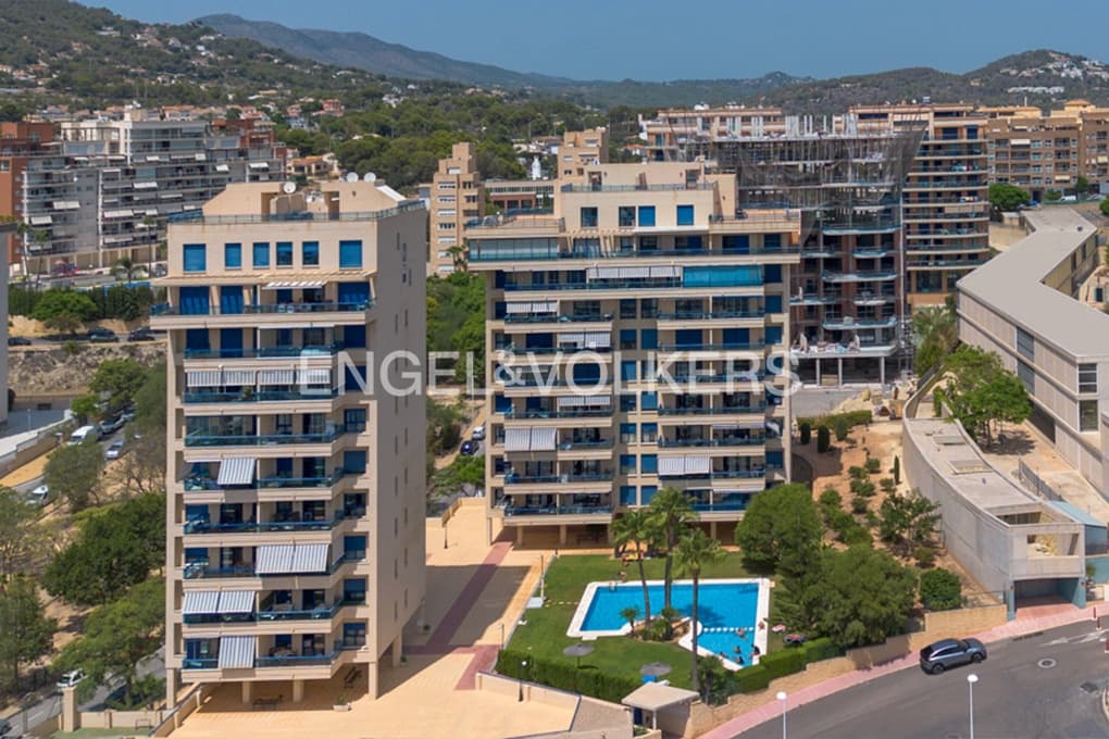 Ático de 4 habitaciones en Calpe / Calp en venta con piscina garaje - 950.000 € (Ref: 9737336)