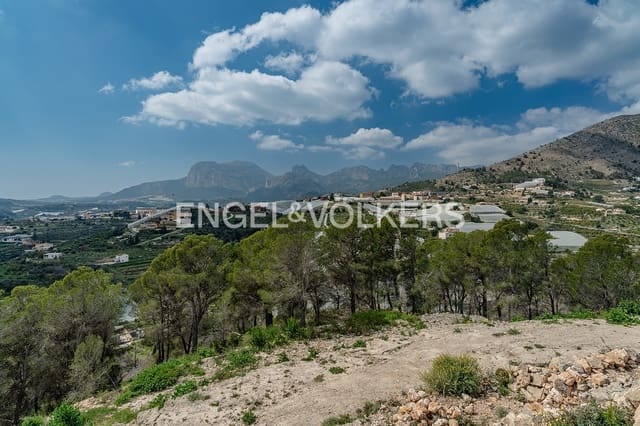 Rakentamaton maa myytävänä paikassa Callosa d'En Sarrià - 495 000 € (Ref: 9779928)