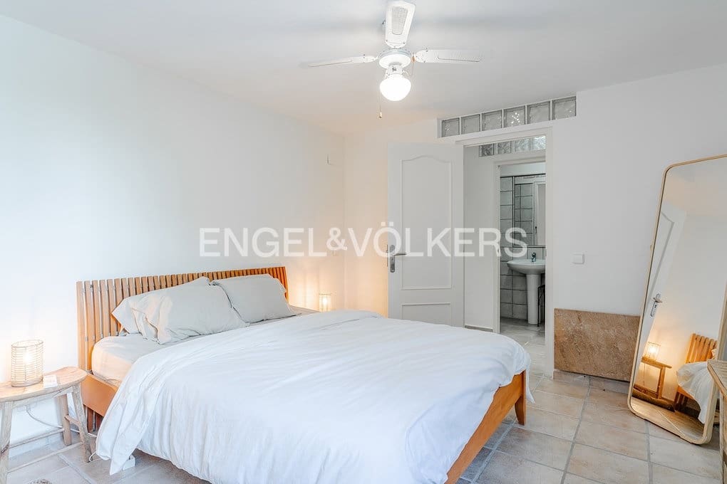 6 bedroom Villa for sale in Altea with pool garage - € 999,000 (Ref: 9789819)