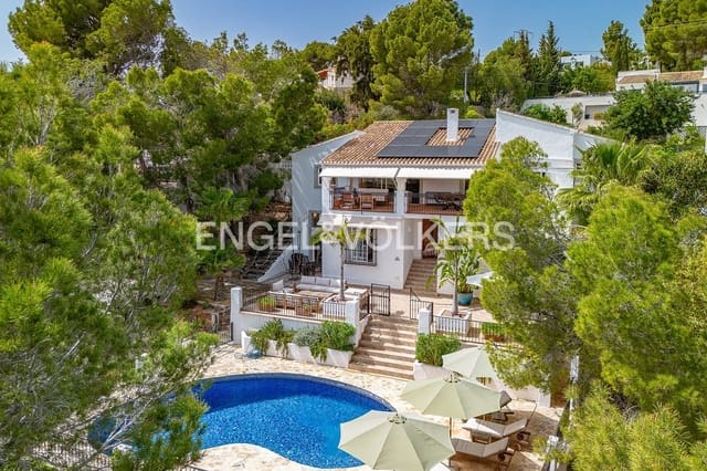 6 soverom Villa til salgs i Altea med svømmebasseng garasje - € 949 000 (Ref: 9789819)