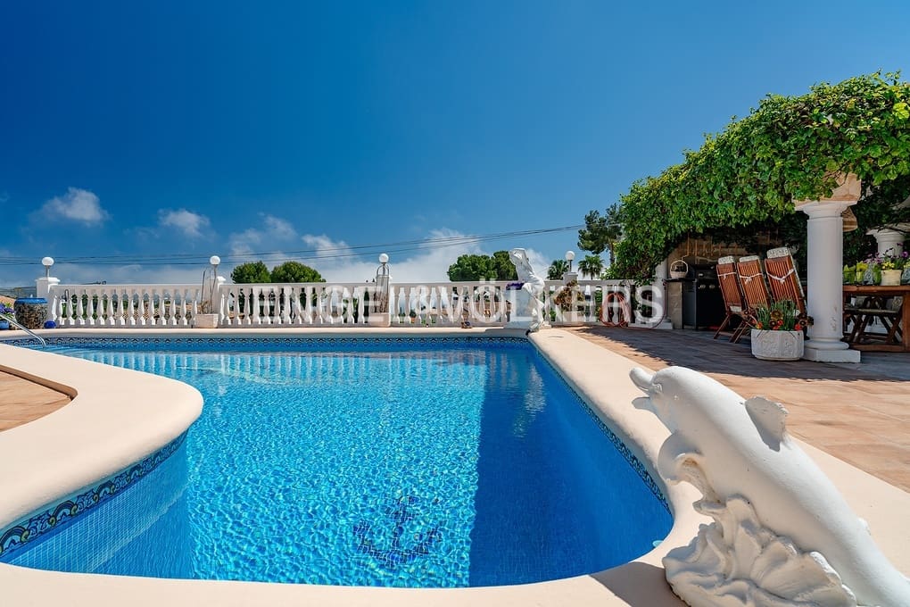 4 sovrum Villa till salu i Moraira med pool garage - 1 190 000 € (Ref: 9810864)
