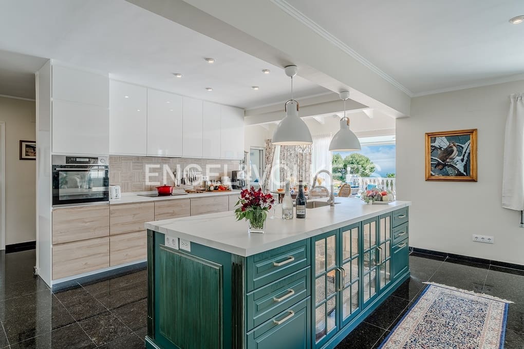 4 sovrum Villa till salu i Moraira med pool garage - 1 190 000 € (Ref: 9810864)