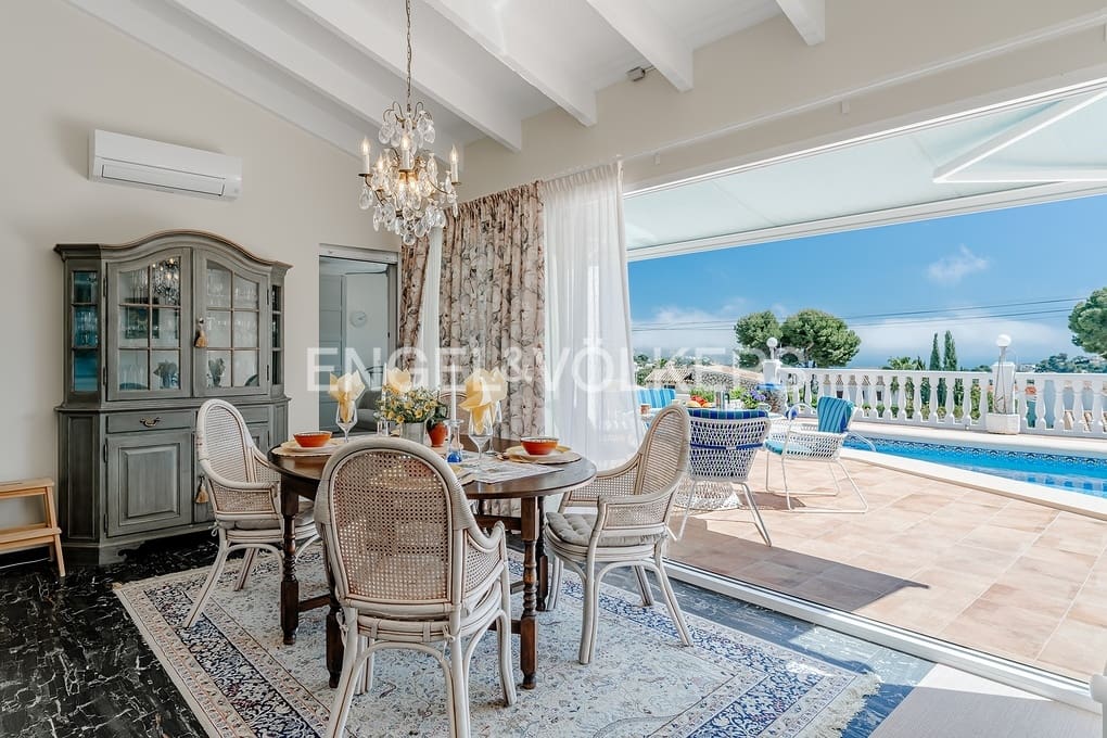 4 sovrum Villa till salu i Moraira med pool garage - 1 190 000 € (Ref: 9810864)