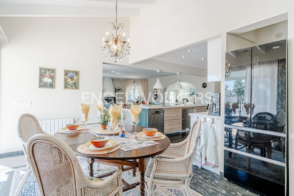 4 sovrum Villa till salu i Moraira med pool garage - 1 190 000 € (Ref: 9810864)