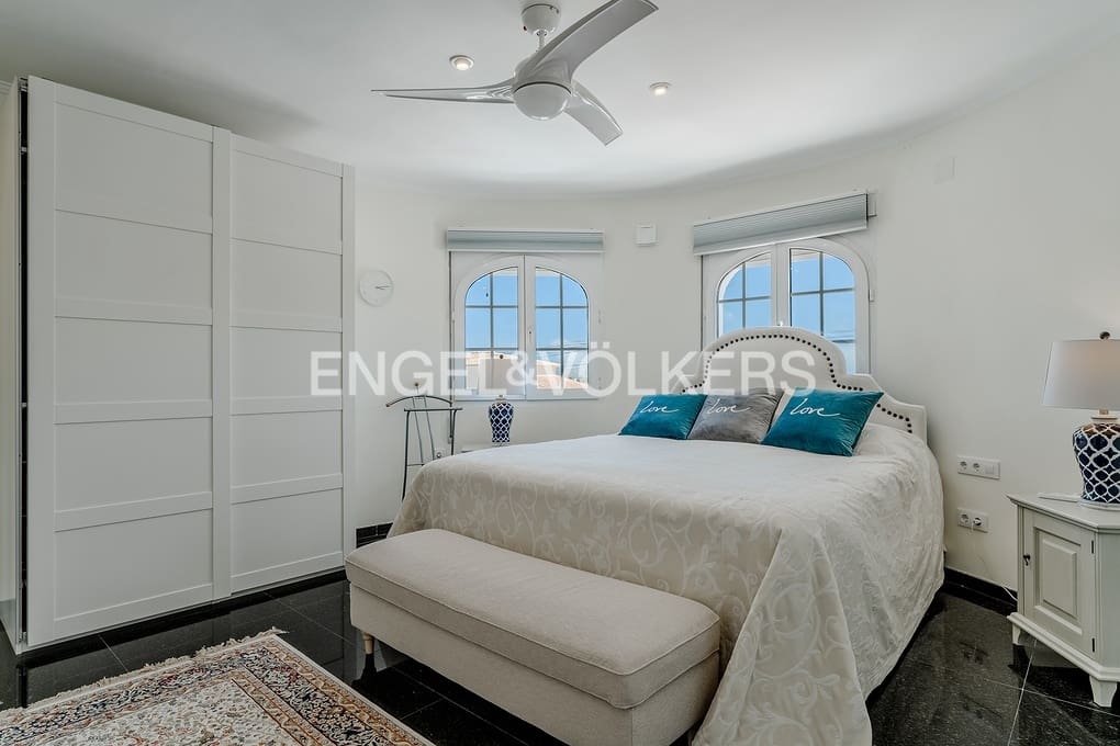 4 sovrum Villa till salu i Moraira med pool garage - 1 190 000 € (Ref: 9810864)