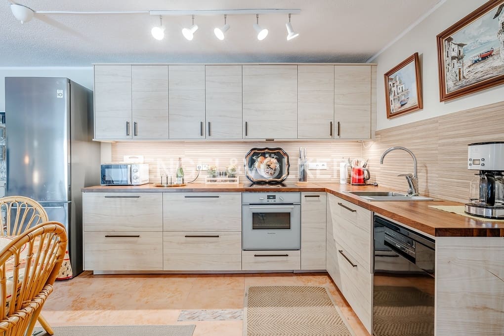 4 sovrum Villa till salu i Moraira med pool garage - 1 190 000 € (Ref: 9810864)