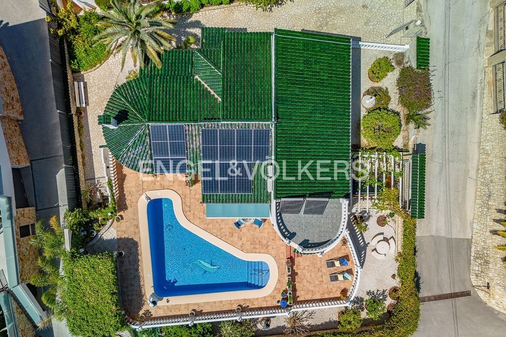 4 sovrum Villa till salu i Moraira med pool garage - 1 190 000 € (Ref: 9810864)