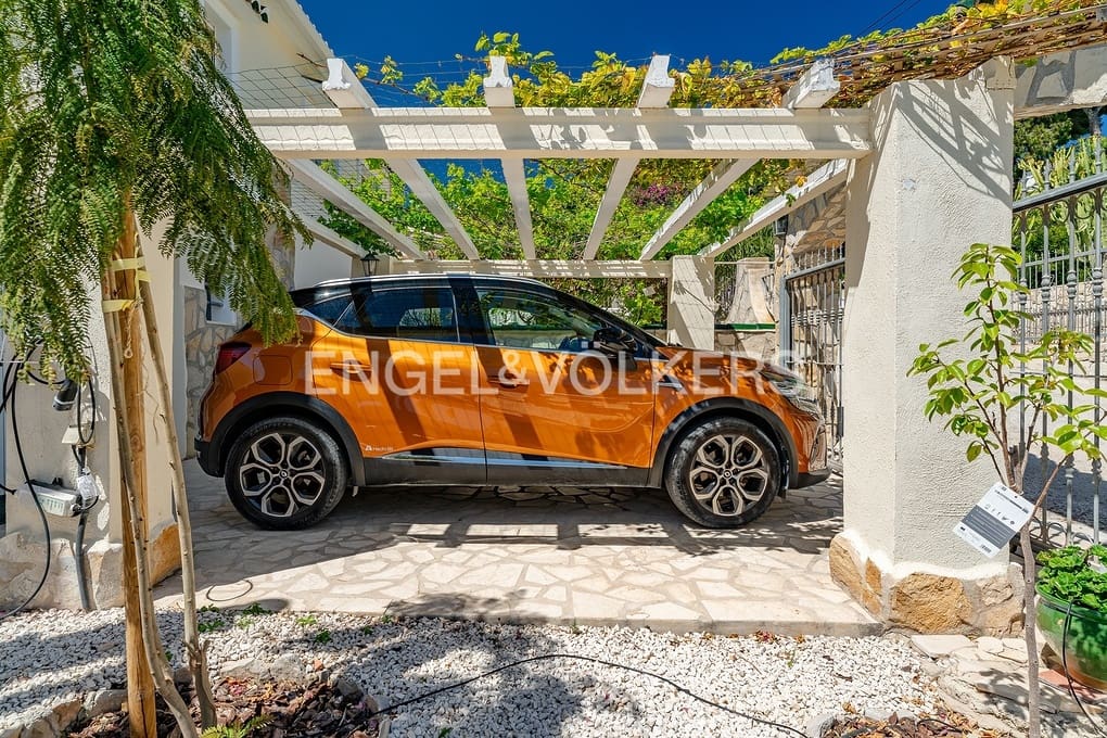 4 sovrum Villa till salu i Moraira med pool garage - 1 190 000 € (Ref: 9810864)