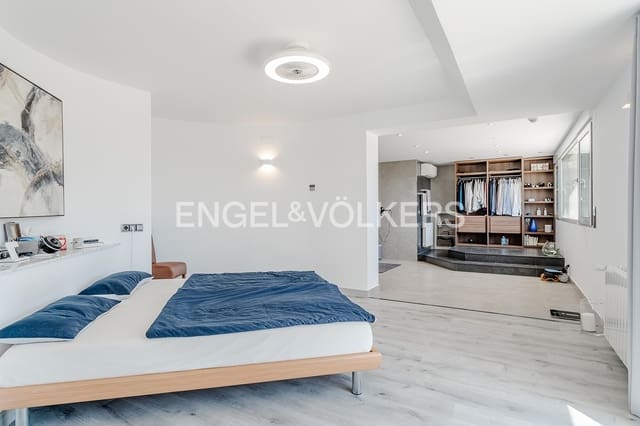 4 soverom Villa til salgs i Moraira, Teulada-Moraira med svømmebasseng garasje - € 1 850 000 (Ref: 9818873)