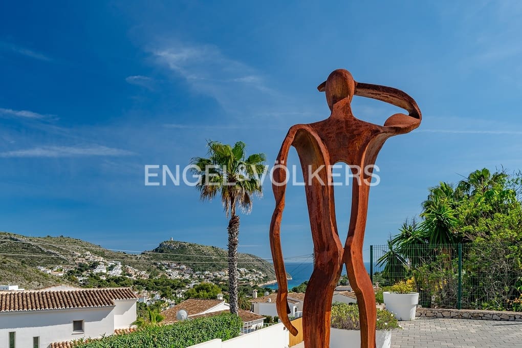 4 bedroom Villa for sale in Moraira with pool garage - € 1,850,000 (Ref: 9818873)