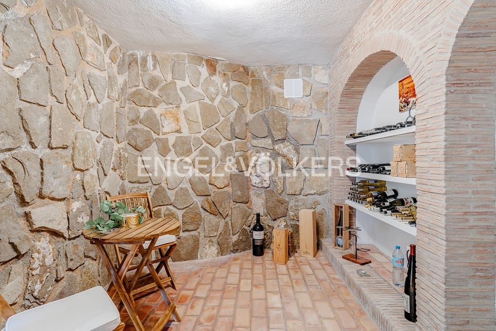 4 bedroom Villa for sale in Moraira with pool garage - € 1,850,000 (Ref: 9818873)