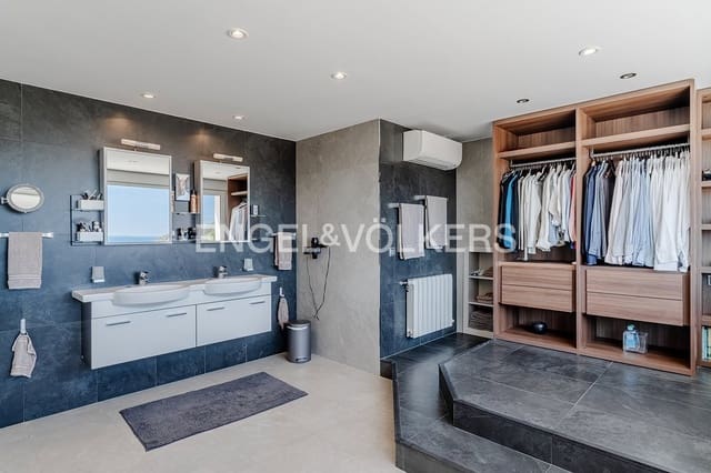 4 makuuhuone Huvila myytävänä paikassa El Portet - Pla de Mar, Teulada-Moraira mukana uima-altaan 
autotalli - 1 780 000 € (Ref: 9818873)