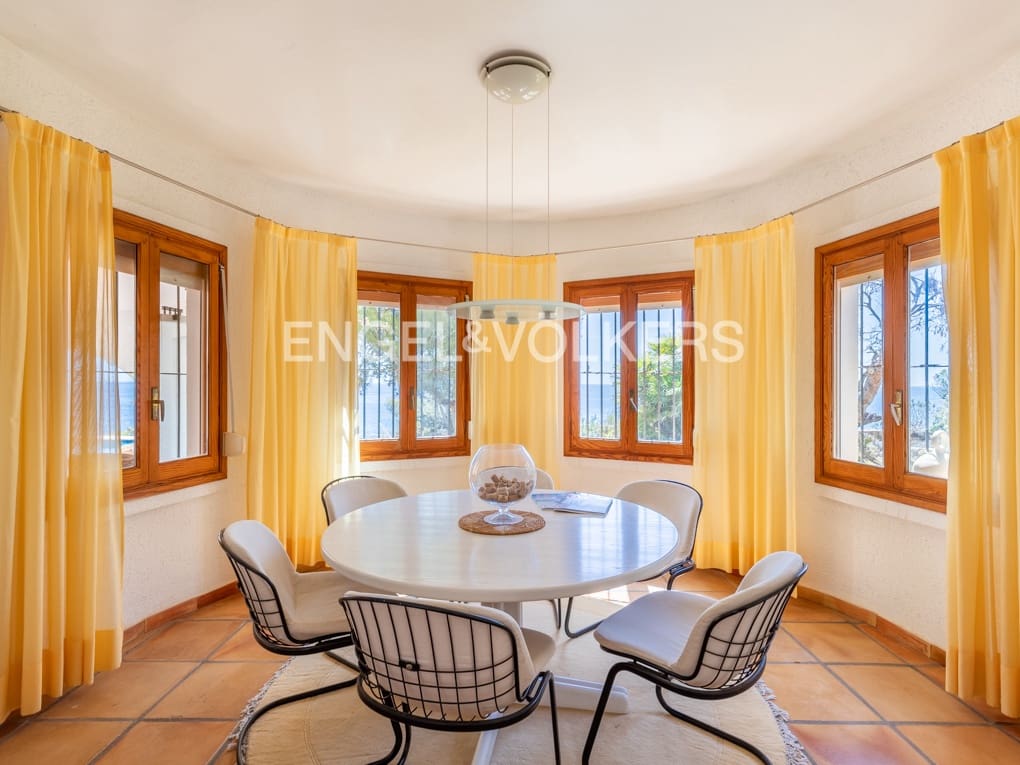5 soverom Villa til salgs i Moraira med svømmebasseng garasje - € 3 550 000 (Ref: 9838466)