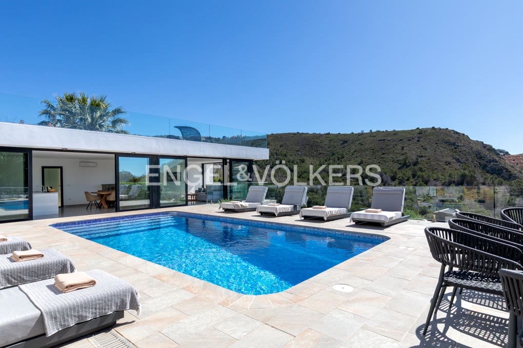 4 Zimmer Villa zu verkaufen in Moraira mit Pool Garage - 1.750.000 € (Ref: 9848182)