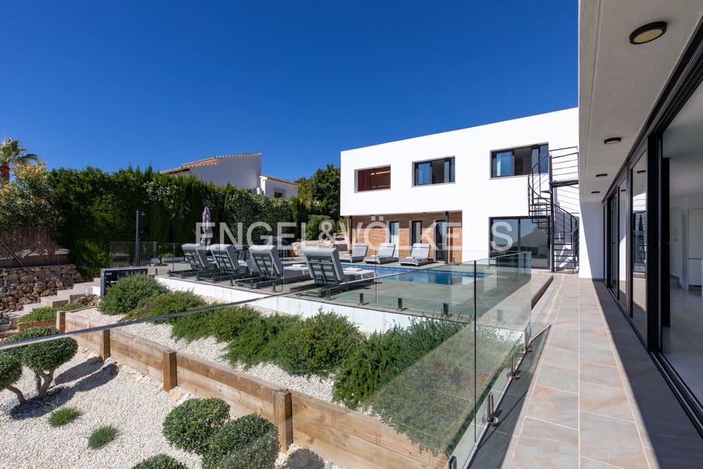 4 Zimmer Villa zu verkaufen in Moraira mit Pool Garage - 1.750.000 € (Ref: 9848182)