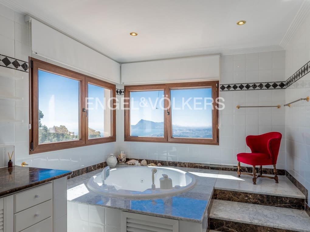 5 Zimmer Villa zu verkaufen in Altea mit Pool Garage - 1.900.000 € (Ref: 9850544)