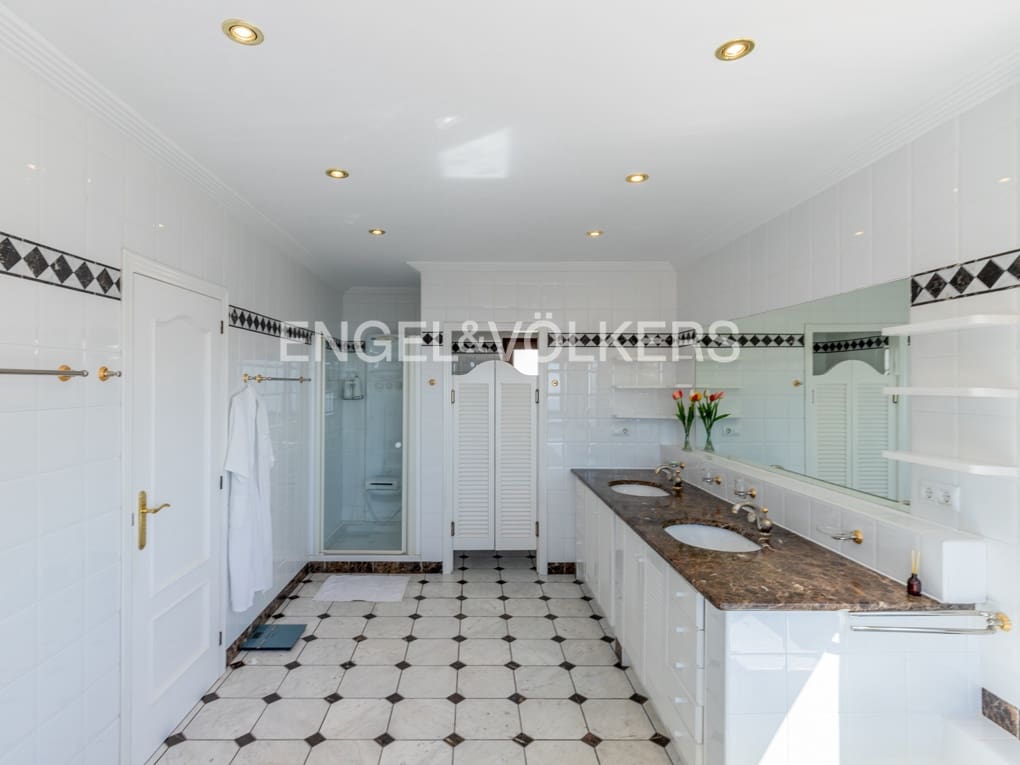 5 Zimmer Villa zu verkaufen in Altea mit Pool Garage - 1.900.000 € (Ref: 9850544)