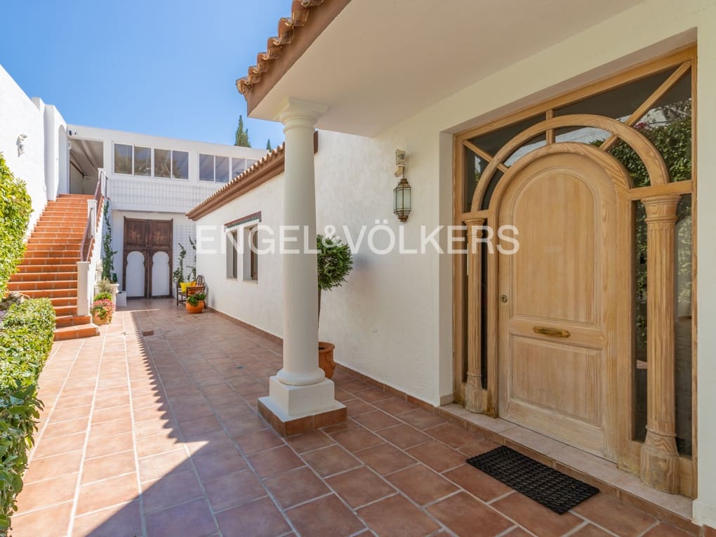 5 Zimmer Villa zu verkaufen in Altea mit Pool Garage - 1.900.000 € (Ref: 9850544)