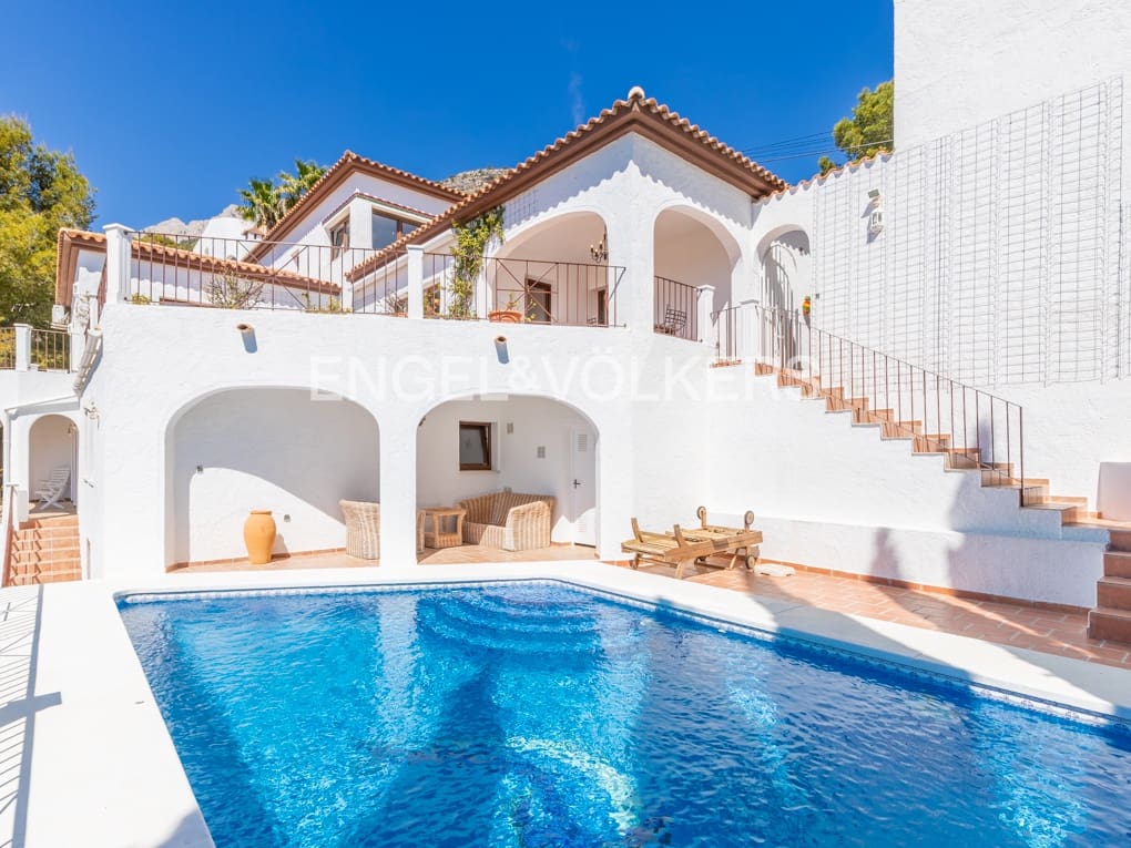 5 Zimmer Villa zu verkaufen in Altea mit Pool Garage - 1.900.000 € (Ref: 9850544)