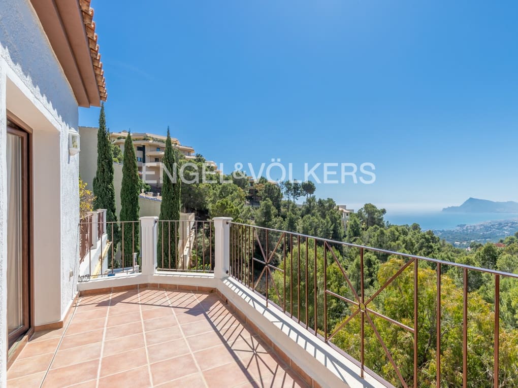 5 Zimmer Villa zu verkaufen in Altea mit Pool Garage - 1.900.000 € (Ref: 9850544)