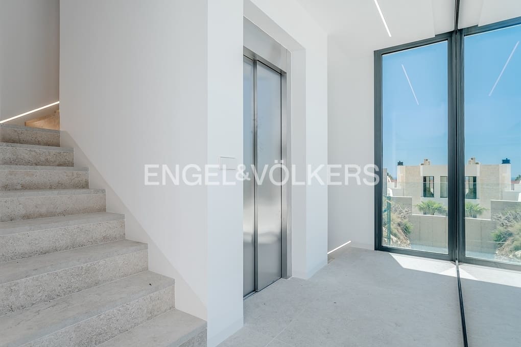 4 sypialnia Willa na sprzedaż w Altea z basenem garażem - 2 500 000 € (Ref: 9872464)