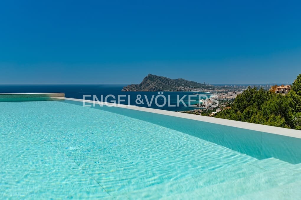 4 sypialnia Willa na sprzedaż w Altea z basenem garażem - 2 500 000 € (Ref: 9872464)