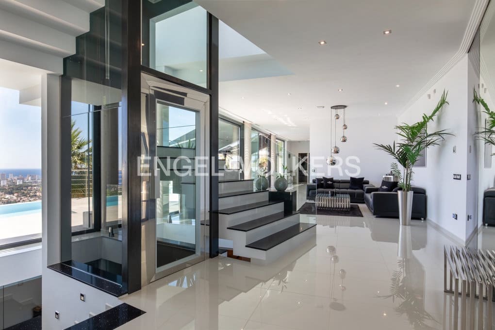 4 sypialnia Willa na sprzedaż w Calpe / Calp z basenem garażem - 3 995 000 € (Ref: 9874311)