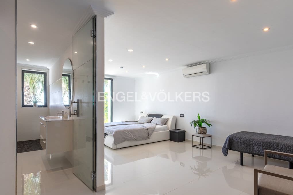 4 sypialnia Willa na sprzedaż w Calpe / Calp z basenem garażem - 3 995 000 € (Ref: 9874311)