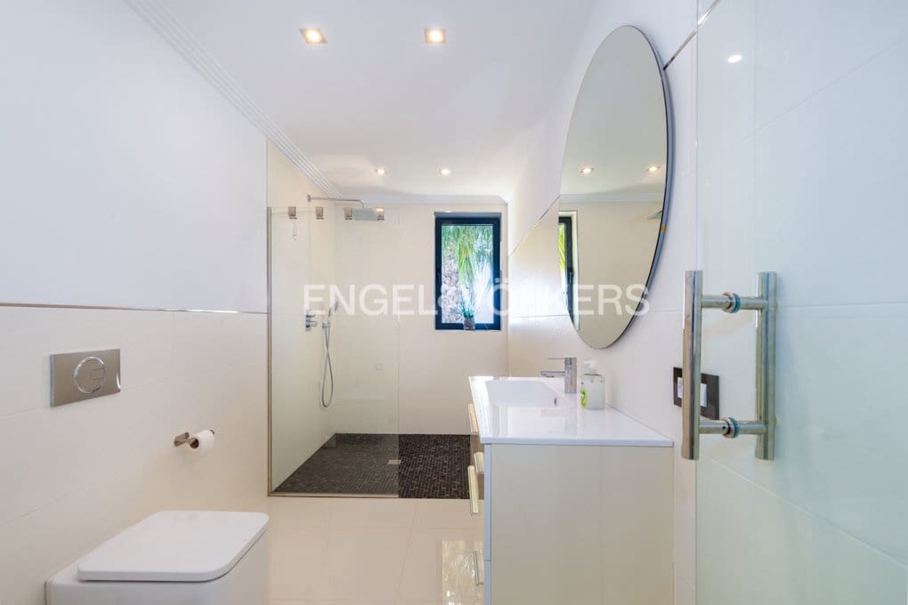 4 sypialnia Willa na sprzedaż w Calpe / Calp z basenem garażem - 3 995 000 € (Ref: 9874311)
