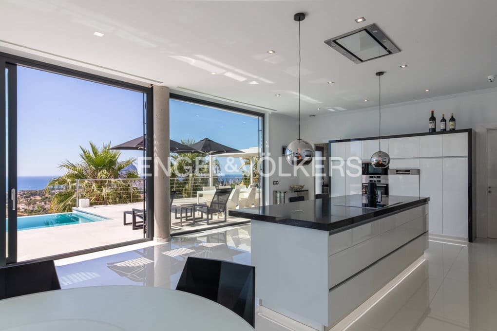 4 sypialnia Willa na sprzedaż w Calpe / Calp z basenem garażem - 3 995 000 € (Ref: 9874311)