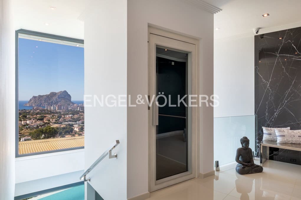 4 sypialnia Willa na sprzedaż w Calpe / Calp z basenem garażem - 3 995 000 € (Ref: 9874311)