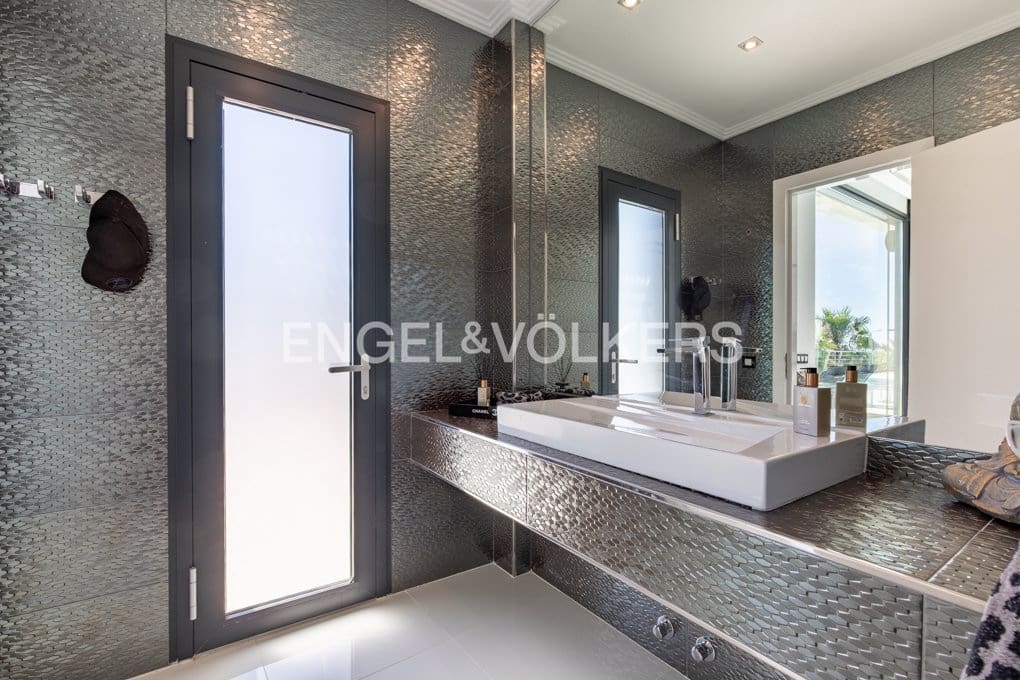 4 sypialnia Willa na sprzedaż w Calpe / Calp z basenem garażem - 3 995 000 € (Ref: 9874311)