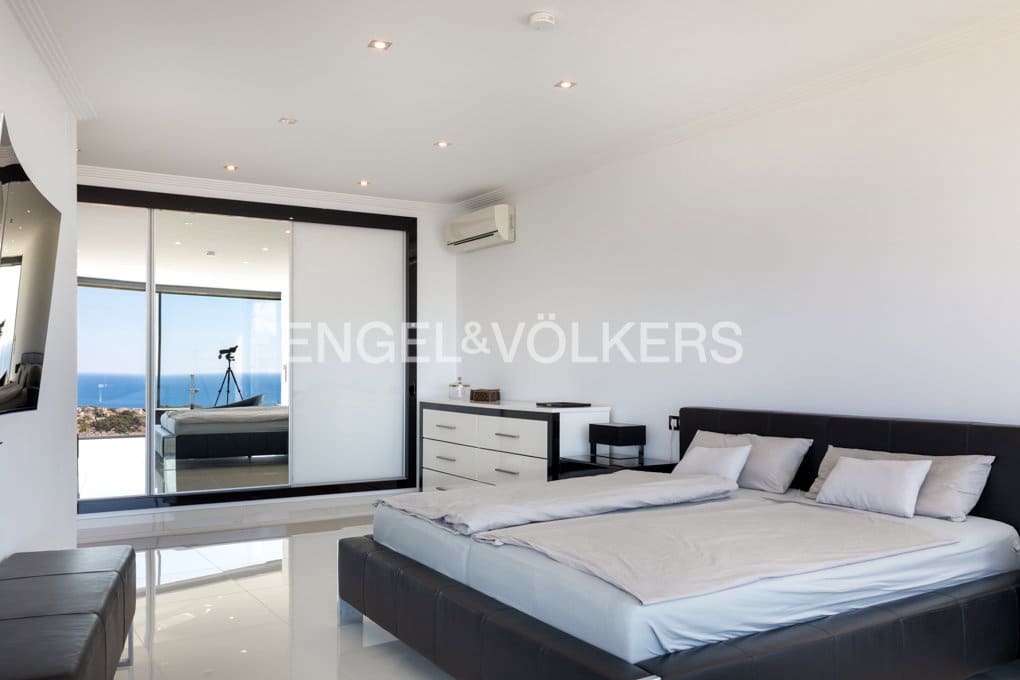 4 sypialnia Willa na sprzedaż w Calpe / Calp z basenem garażem - 3 995 000 € (Ref: 9874311)