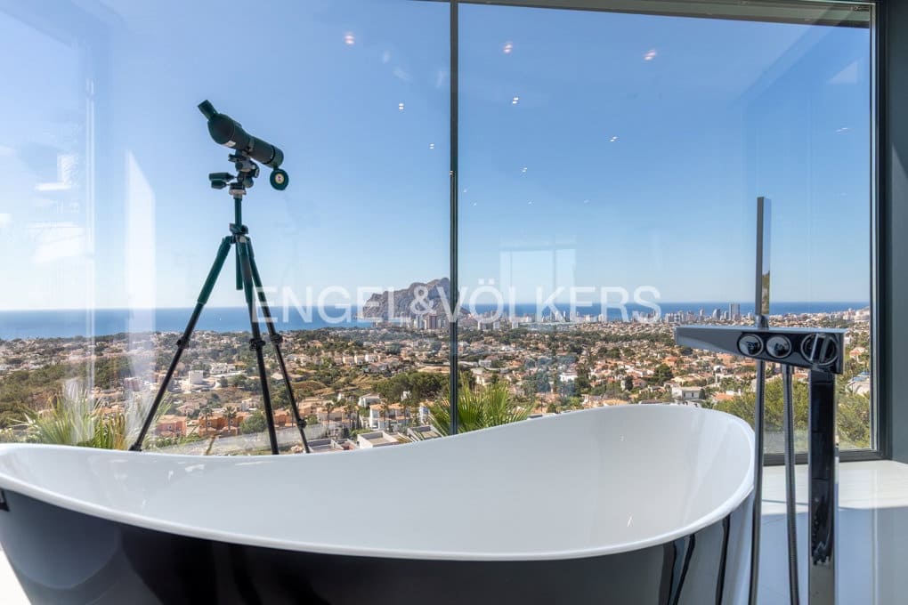 4 sypialnia Willa na sprzedaż w Calpe / Calp z basenem garażem - 3 995 000 € (Ref: 9874311)