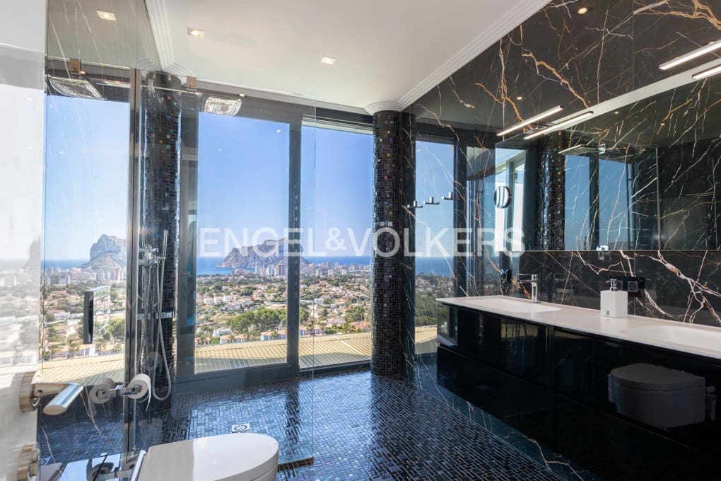 4 sypialnia Willa na sprzedaż w Calpe / Calp z basenem garażem - 3 995 000 € (Ref: 9874311)