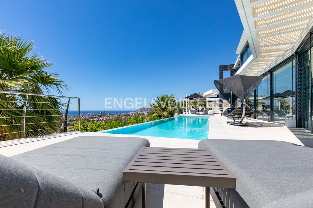 4 sypialnia Willa na sprzedaż w Calpe / Calp z basenem garażem - 3 995 000 € (Ref: 9874311)
