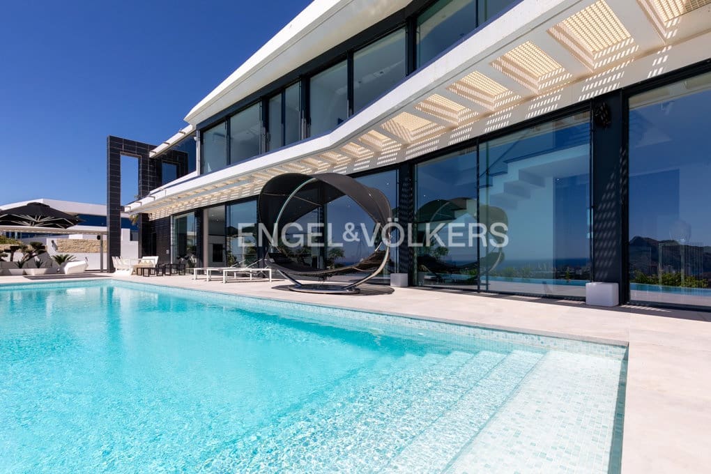 4 sypialnia Willa na sprzedaż w Calpe / Calp z basenem garażem - 3 995 000 € (Ref: 9874311)
