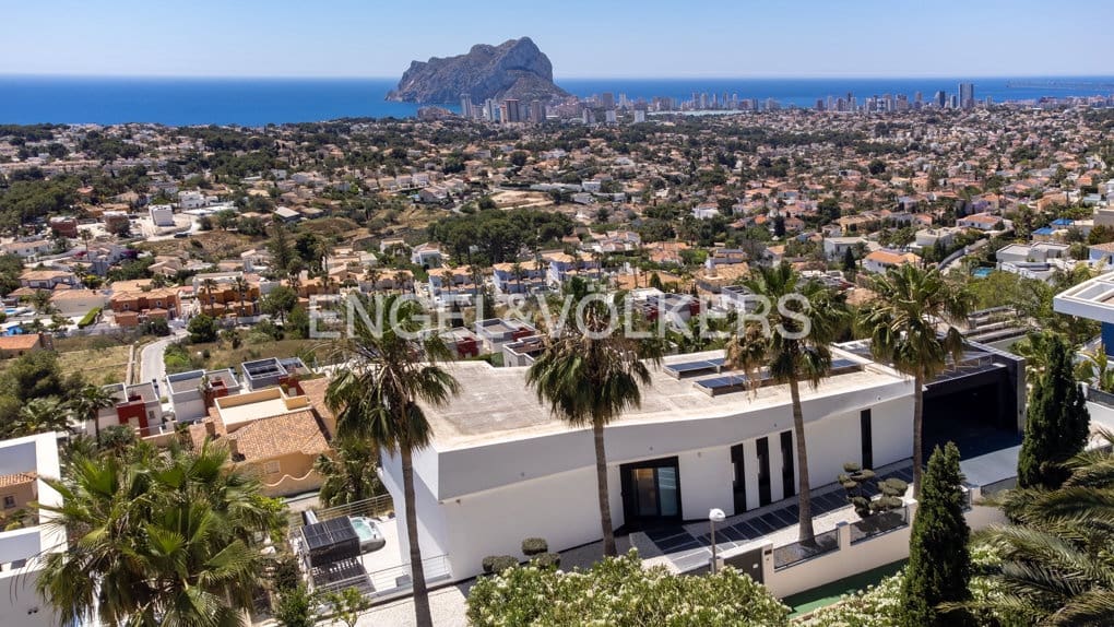4 sypialnia Willa na sprzedaż w Calpe / Calp z basenem garażem - 3 995 000 € (Ref: 9874311)